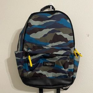 Fossil back pack